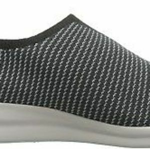 Sketcher "Bob" Sneakers